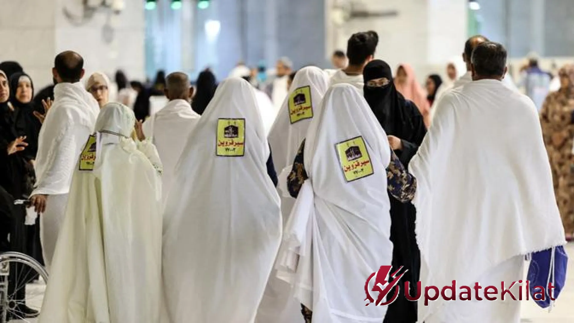 Meneladani Kesalehan: Panduan Lengkap Aturan Berpakaian Wanita Saat Umroh Sesuai Sunnah