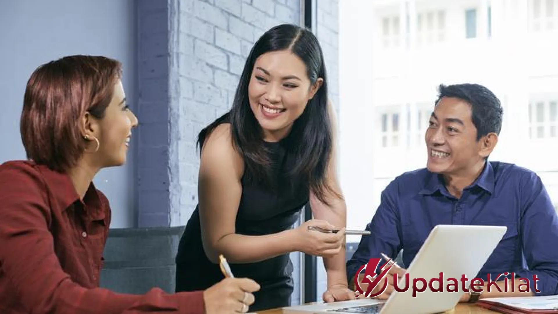 Arsitektur Kekayaan: 8 Strategi Fundamental yang Membedakan Miliarder dengan Orang Biasa