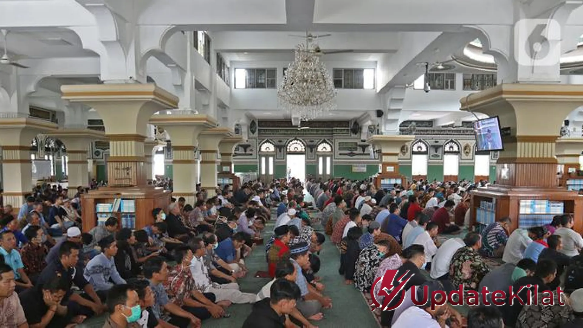7 Inspirasi Khutbah Jumat Penyejuk Hati: Menemukan Ketenangan di Tengah Badai Ekonomi dan Gelombang PHK