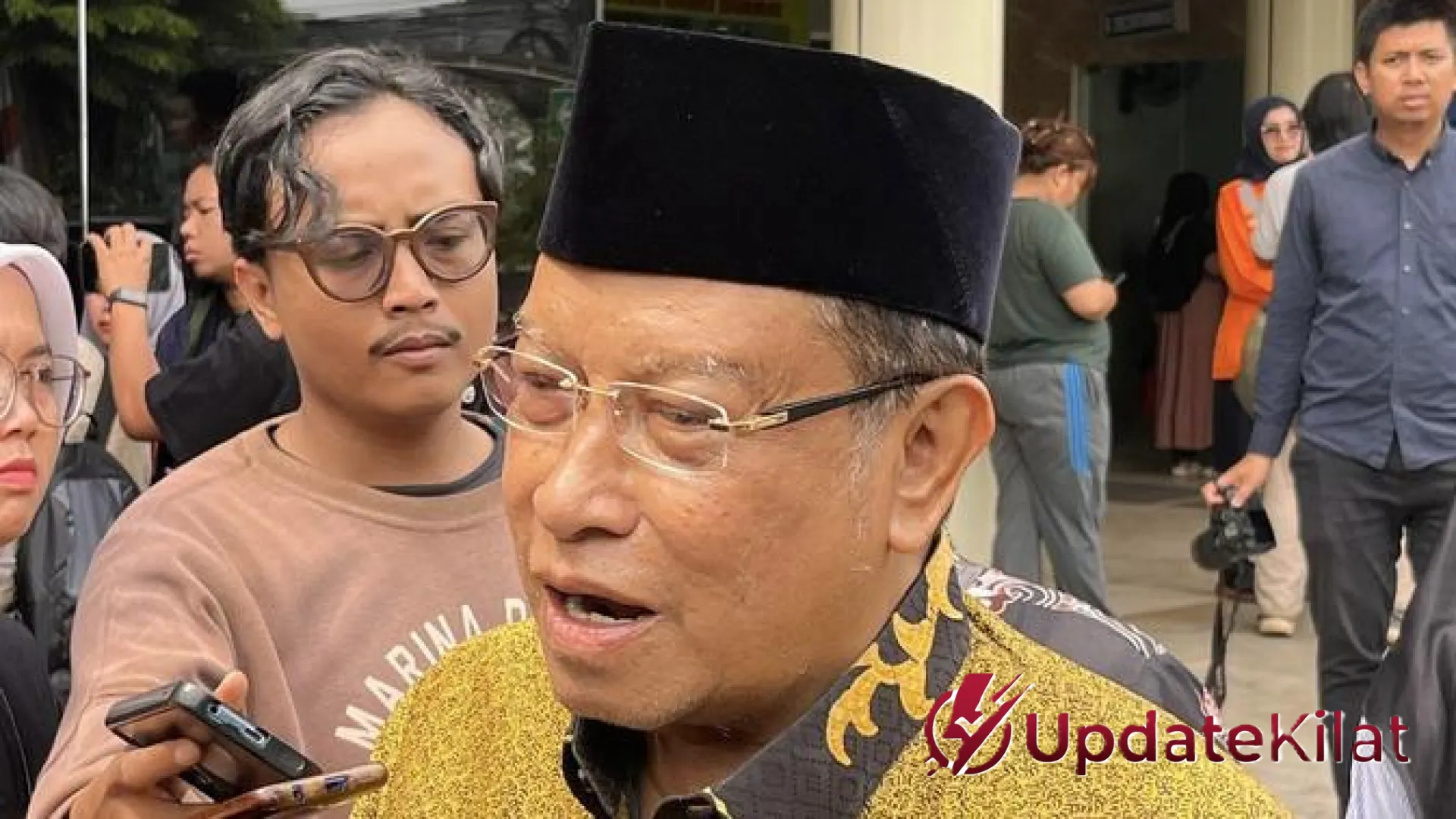 Tragedi Perlintasan Bekasi Timur: Komut KAI Tegaskan Kelalaian Sopir Taksi Sebagai Pemicu Kecelakaan Maut