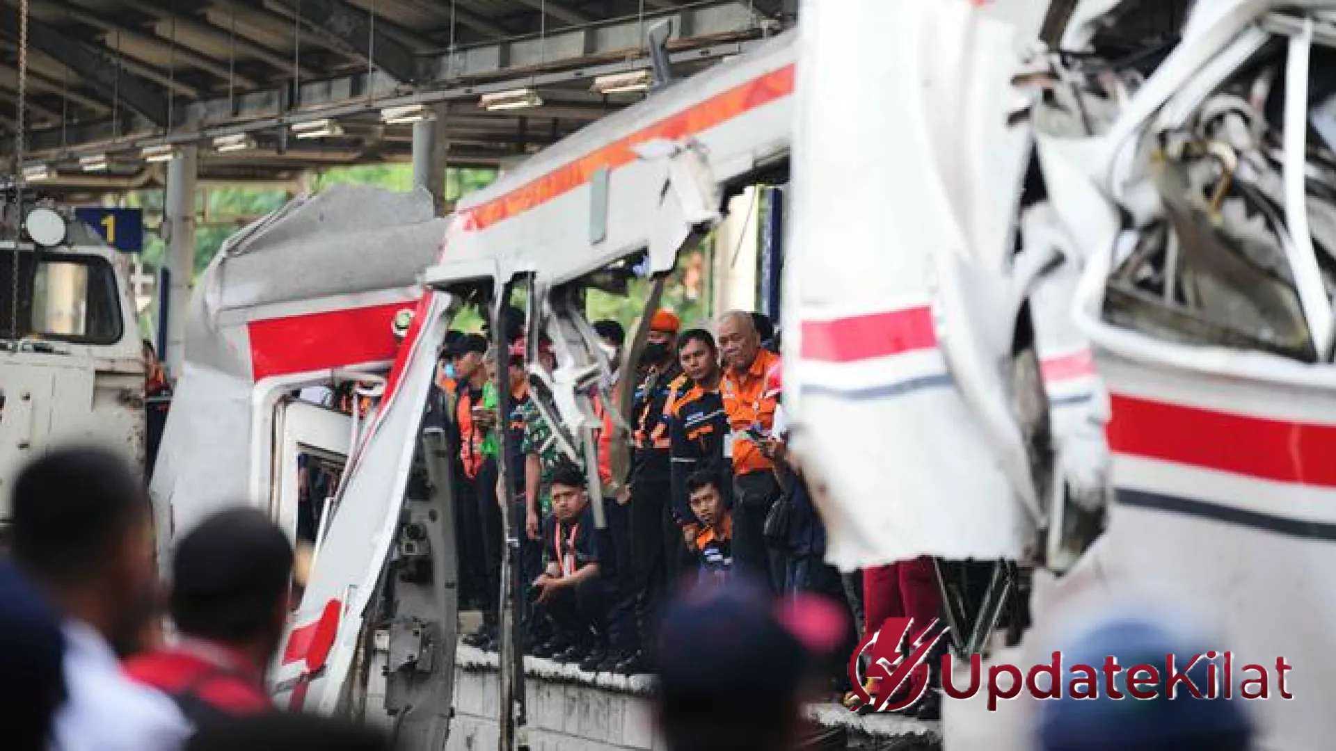 Tragedi Kereta Bekasi Timur: Korban Jiwa Bertambah Menjadi 15 Orang, Pemerintah Janjikan Evaluasi Total