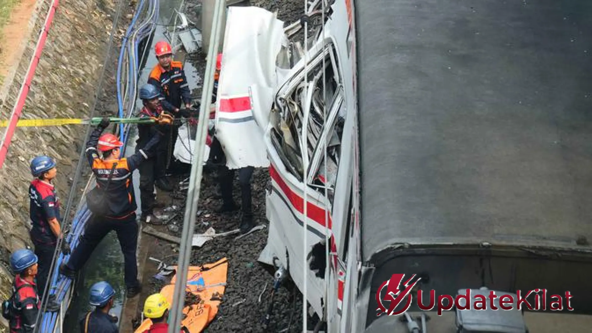 Investigasi Mendalam Kecelakaan KA Argo Bromo Anggrek dan KRL: Menelisik Dugaan Sinyal Eror hingga Standar Keamanan Gender