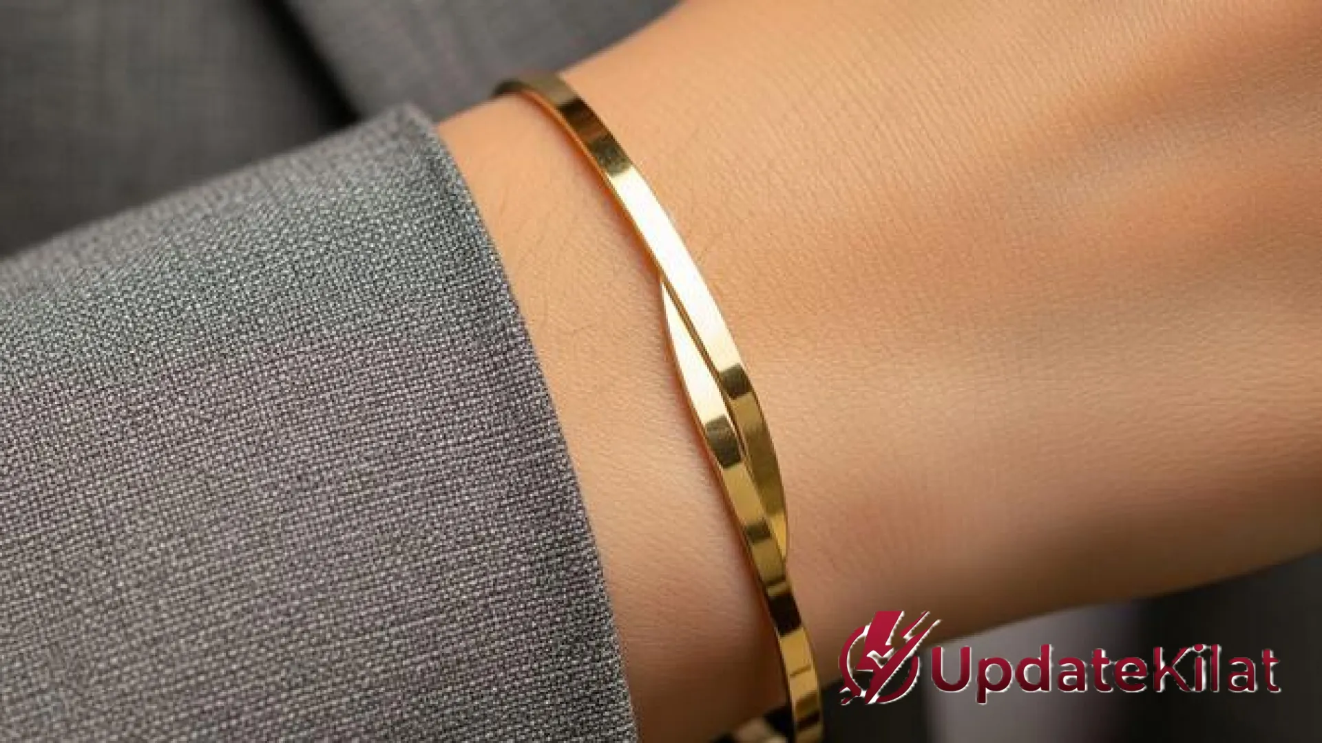 Kilau Elegan dalam Kesederhanaan: Panduan Lengkap Memilih Gelang Emas Simpel untuk Kado Ulang Tahun Spesial