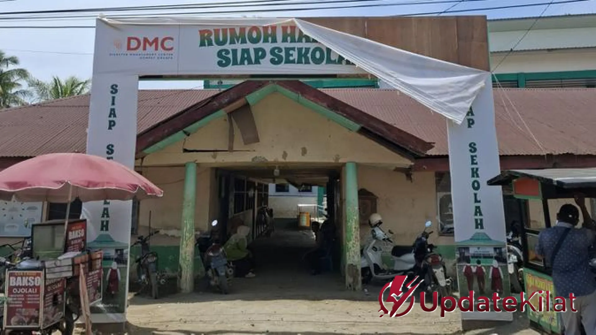Asa di Balik Lumpur: Kisah Inspiratif Pendidikan Darurat Rumoh Harapan bagi Anak-Anak Aceh