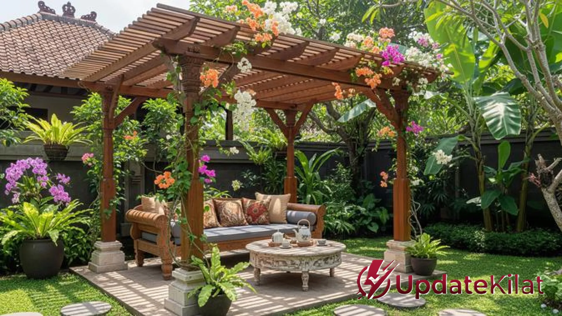 8 Inspirasi Desain Pergola Kayu untuk Transformasi Taman Rumah Menjadi Oase Estetik