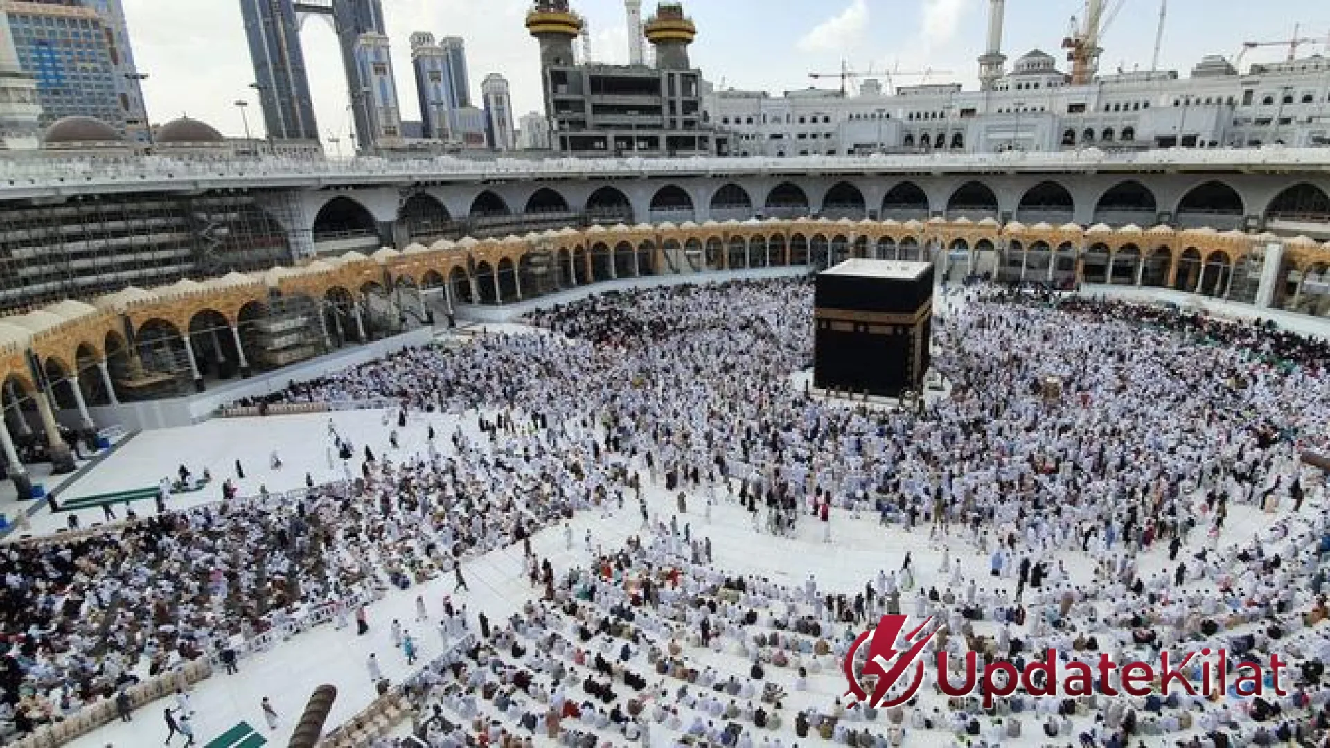 Menelisik Rahasia Waktu Haji: Panduan Lengkap Miqat Zamani, Dalil Syar’i, dan Perbedaan Pandangan Empat Mazhab