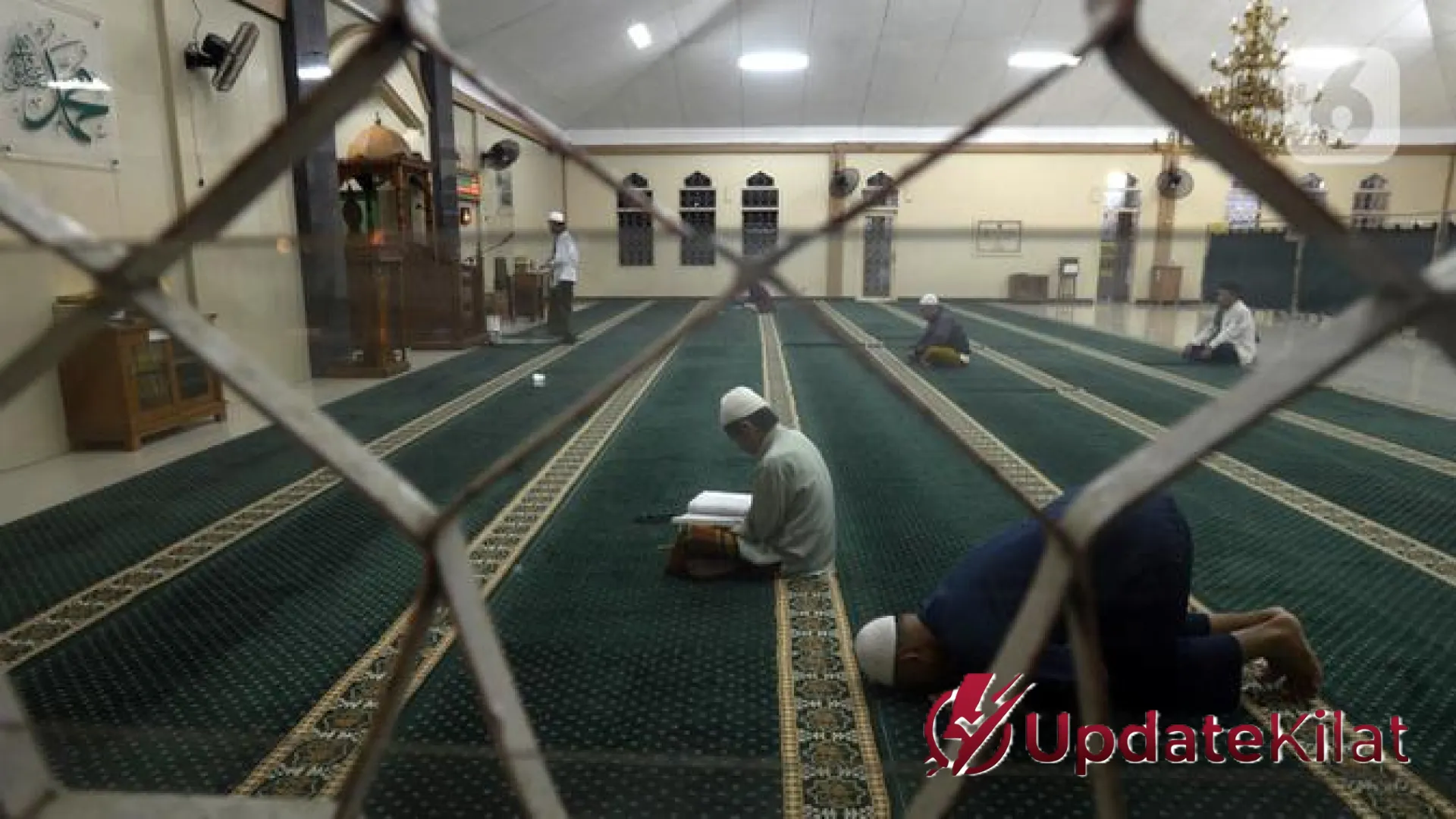 Rahasia Waktu Mustajab: 5 Doa Pendek Antara Adzan dan Iqomah yang Tak Akan Tertolak
