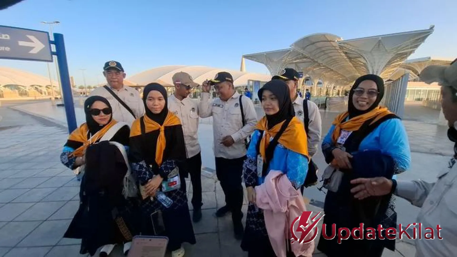 Visa Sempat Dibatalkan Sistem, Kisah Dramatis Dua Jemaah Haji Remaja RI yang Tertahan 5 Jam di Imigrasi Madinah