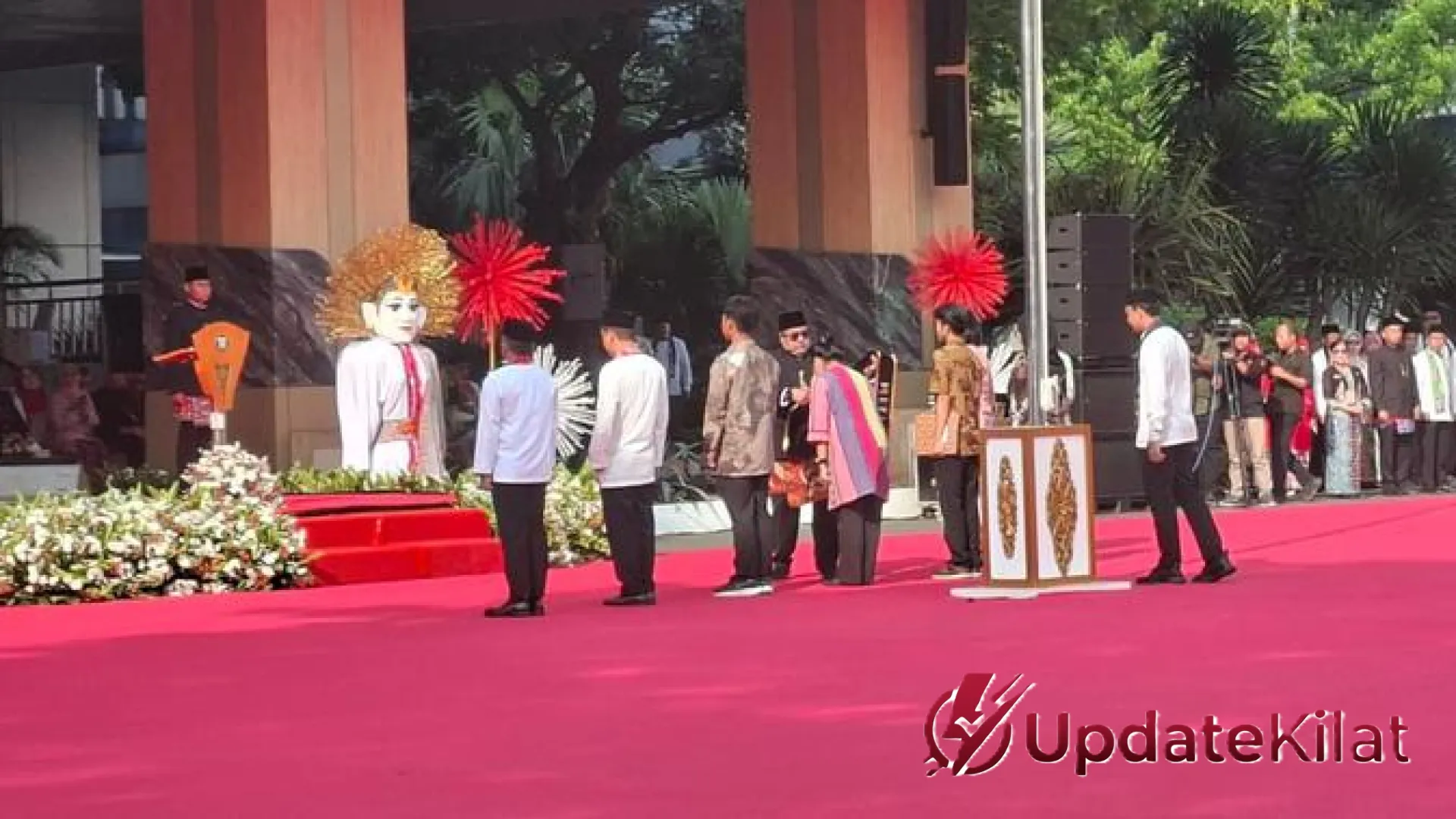 Kado Spesial Hardiknas 2026: Pemprov DKI Putihkan 2.026 Ijazah dan Lepas Ratusan Alumni SMK ke Luar Negeri