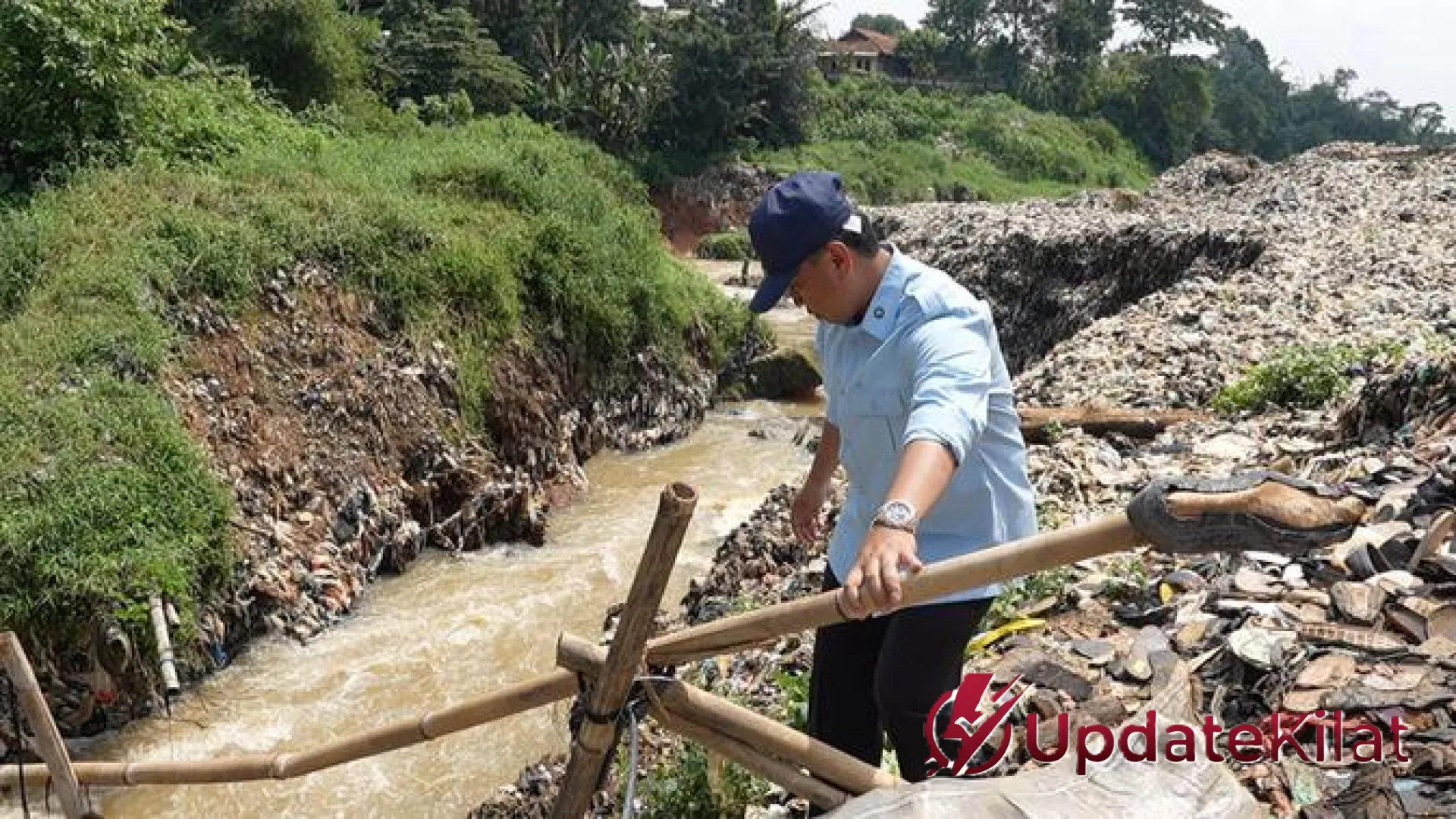 Krisis Sampah dan Banjir di Sawangan-Cipayung: Menelisik Longsoran TPA Cipayung yang Menyumbat Kali Pesanggrahan