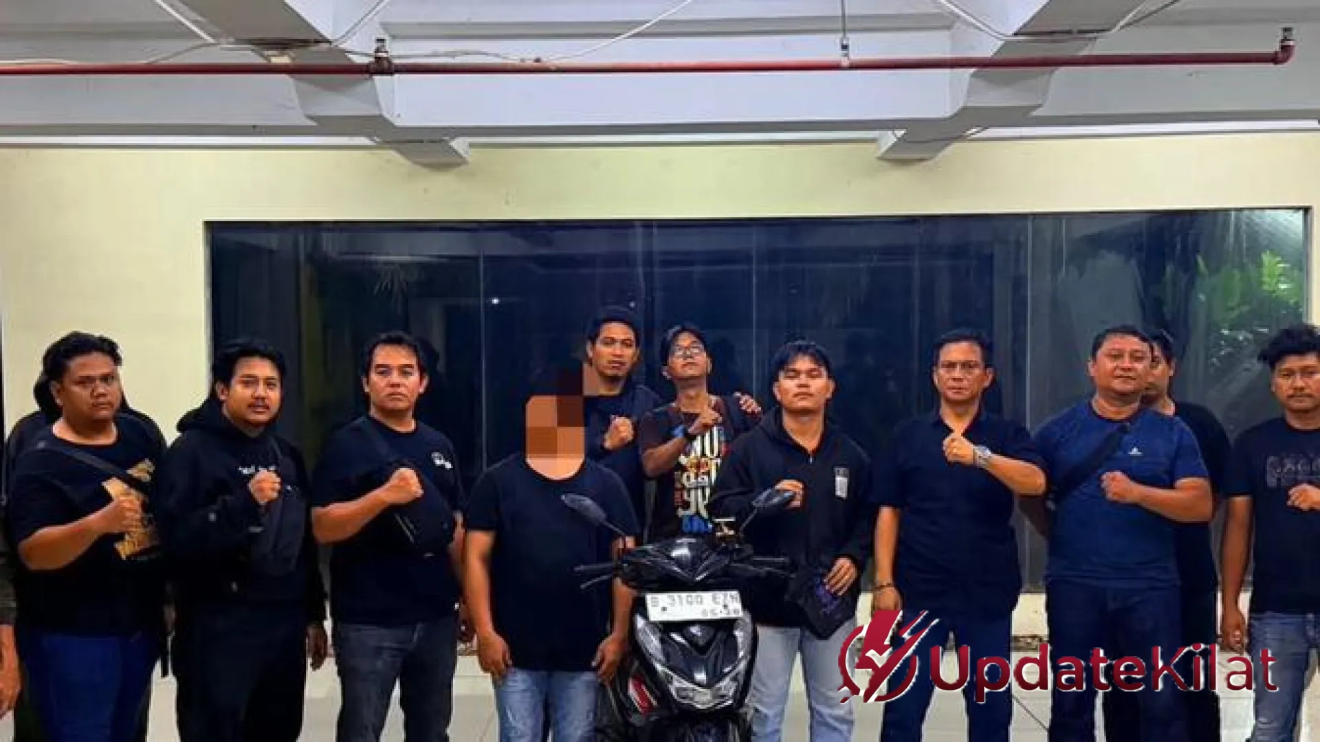 Aksi Arogan Berujung Jeruji Besi: Kronologi Lengkap Penangkapan Pemotor yang Adang Ambulans di Depok