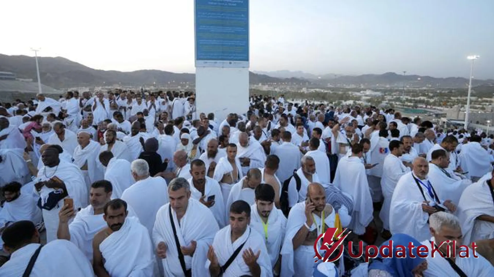 Menjemput Keberkahan di Bukit Kasih Sayang: Panduan Lengkap Doa dan Keutamaan Jabal Rahmah bagi Jemaah Haji