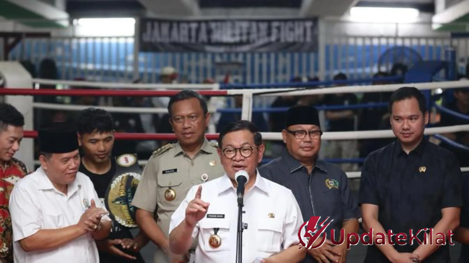 Revolusi Kolong Flyover: Bagaimana Ring Tinju Pasar Rebo Meredam Bara Tawuran di Jakarta Timur
