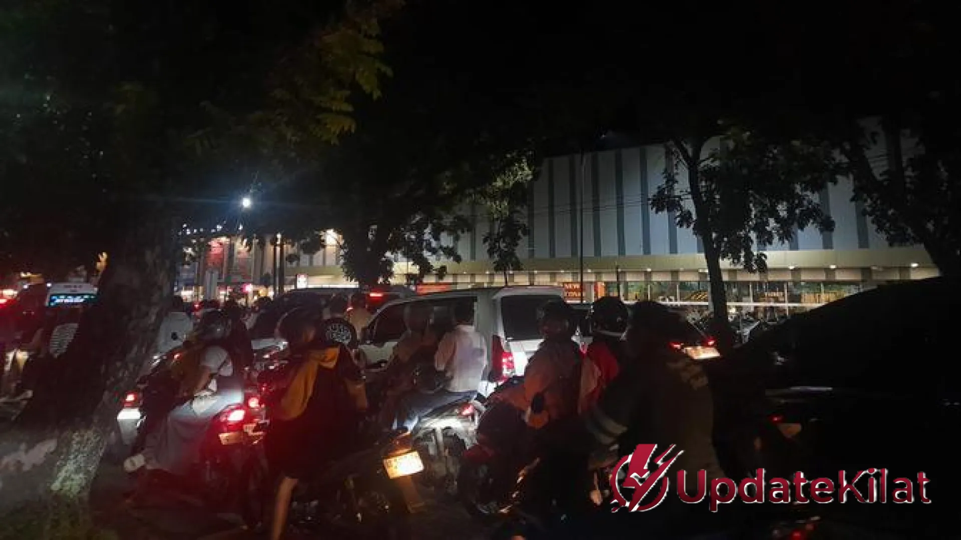 Krisis Listrik Melanda Sumatera: Perjuangan PLN Pulihkan Blackout di Ranah Minang dan Sekitarnya