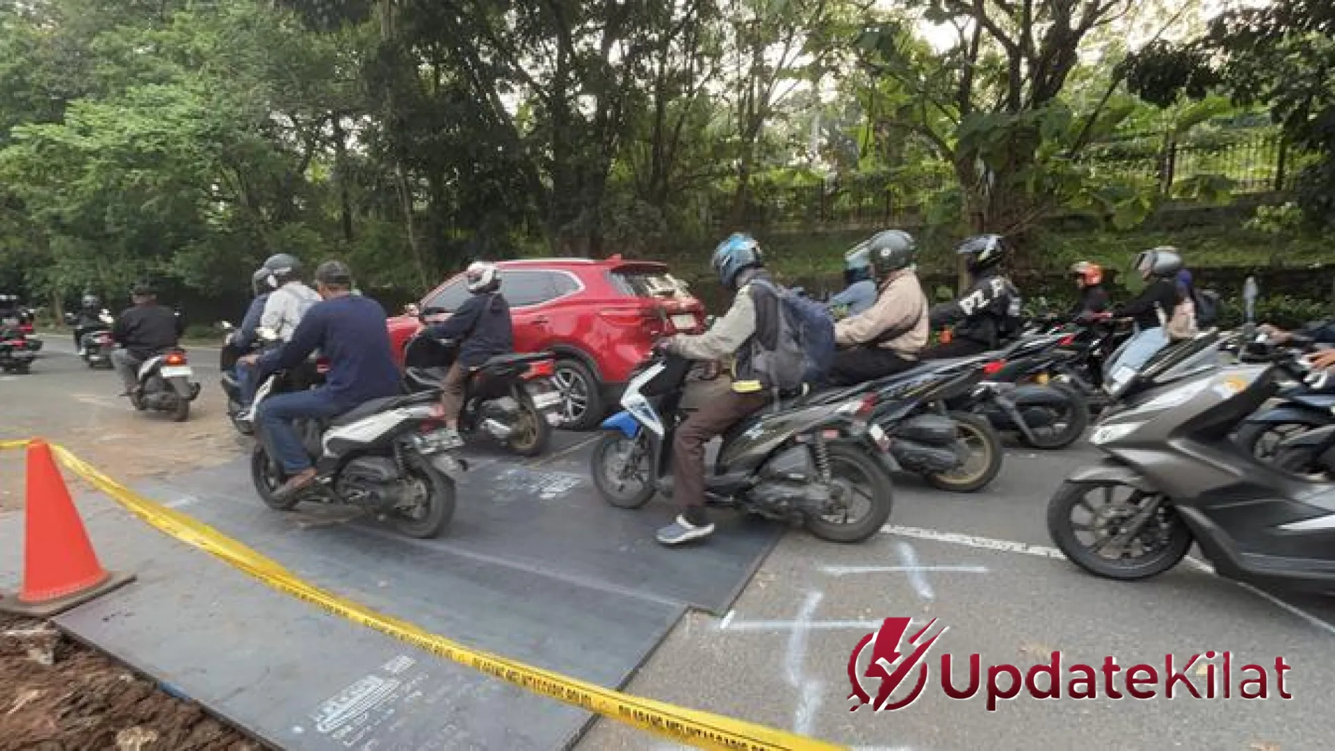 Solusi Darurat Arteri Lenteng Agung: Jalan Ambles Kembali Dibuka, Pengendara Diminta Tetap Waspada