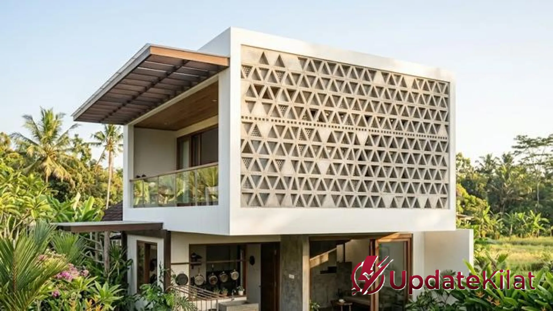 Inspirasi Hunian Tropis: 6 Desain Dinding Roster Unik untuk Rumah Pedesaan Modern yang Sejuk dan Ikonik