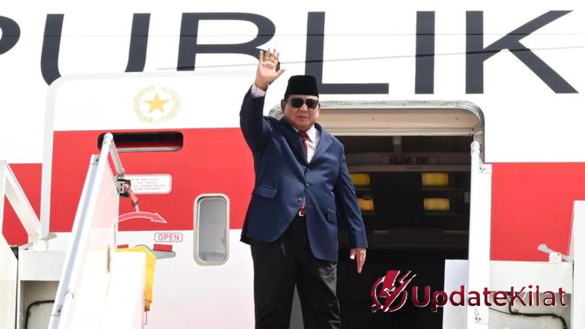 Seskab Teddy Bongkar Fakta Efisiensi Kunjungan Luar Negeri Prabowo: Pangkas Rombongan Hingga 50 Persen