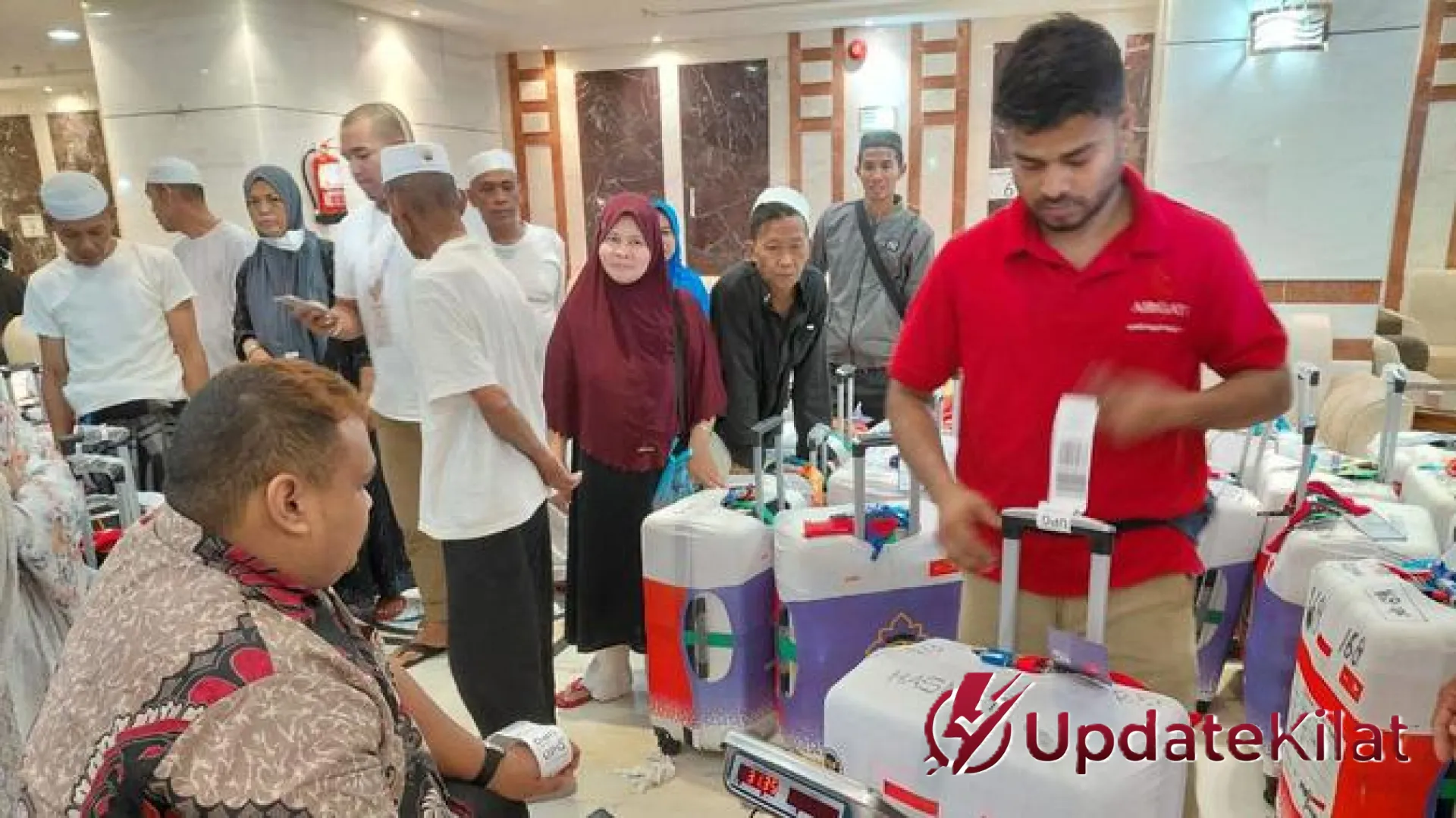 Aturan Ketat Barang Bawaan Jemaah Haji: Alasan Air Zam Zam Dilarang Masuk Koper dan Panduan Lengkap Bagasi UpdateKilat