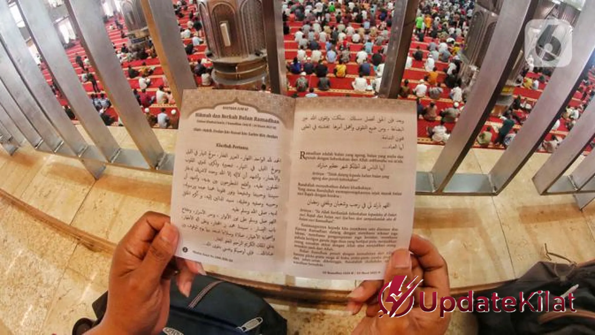 Menjaga Ukhuwah di Era Digital: 7 Referensi Khutbah Jumat Inspiratif tentang Persatuan Umat Islam