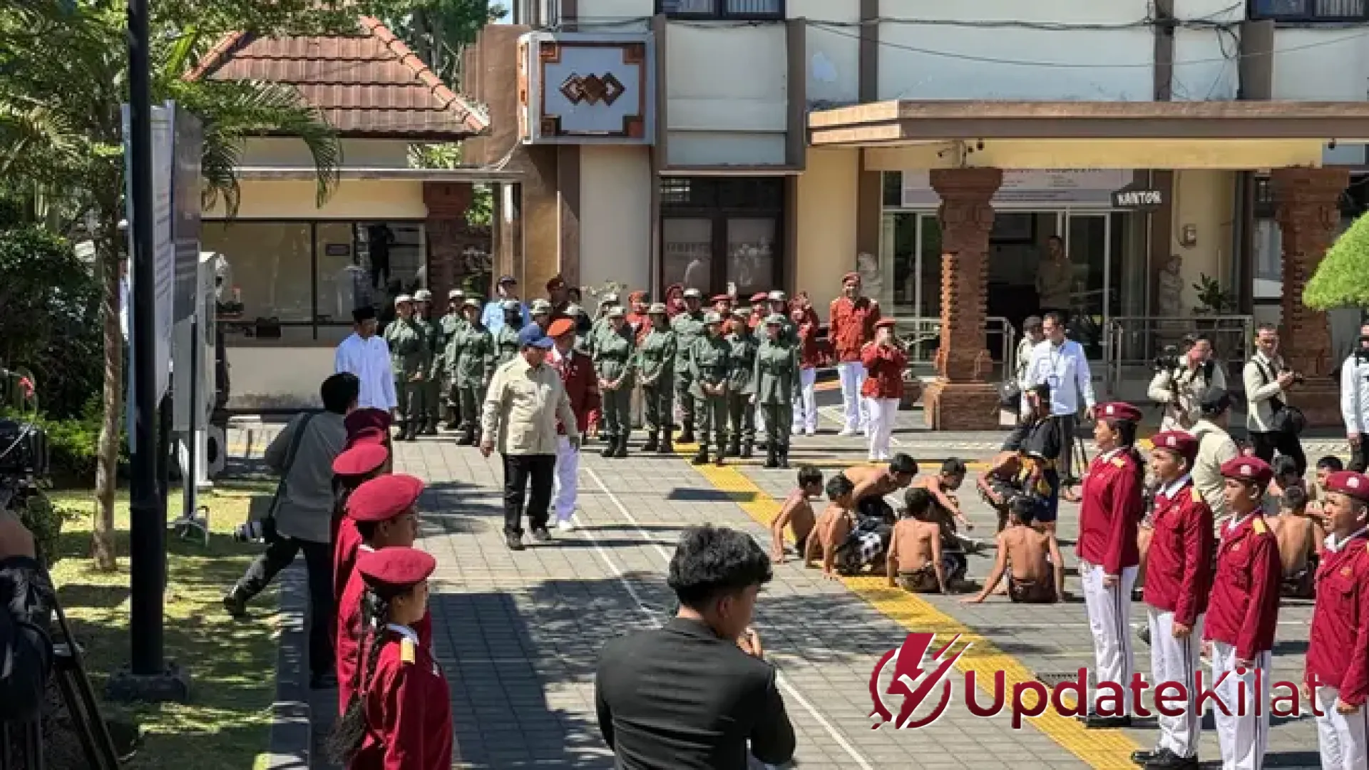 Misi Kemanusiaan di Pulau Dewata: Presiden Prabowo Tinjau SRMP 17 Tabanan, Harapan Baru Bagi Anak Putus Sekolah