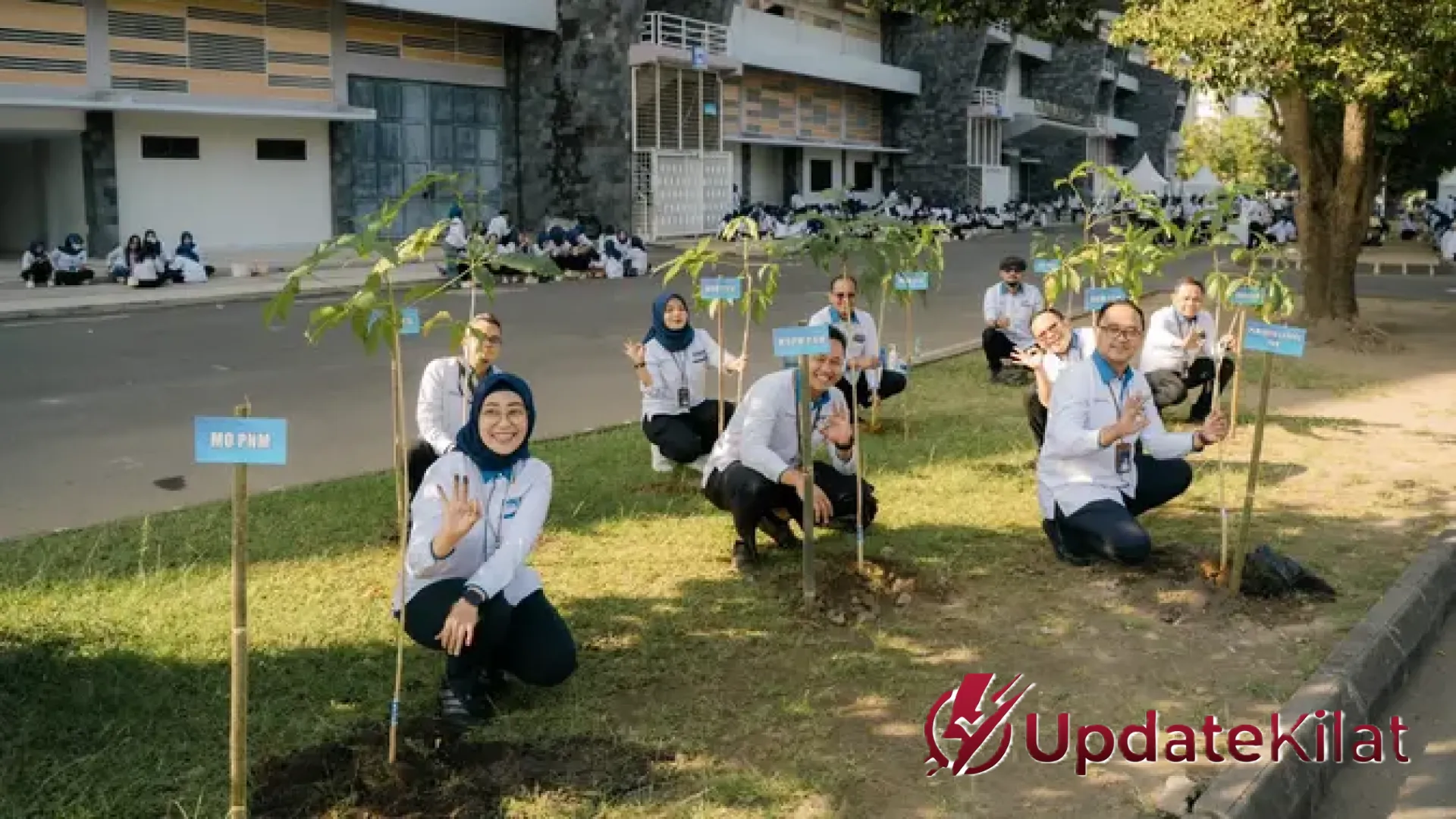 Menanam Harapan di Bumi Pertiwi: Langkah Nyata PNM Hijaukan Indonesia dengan 27.000 Pohon