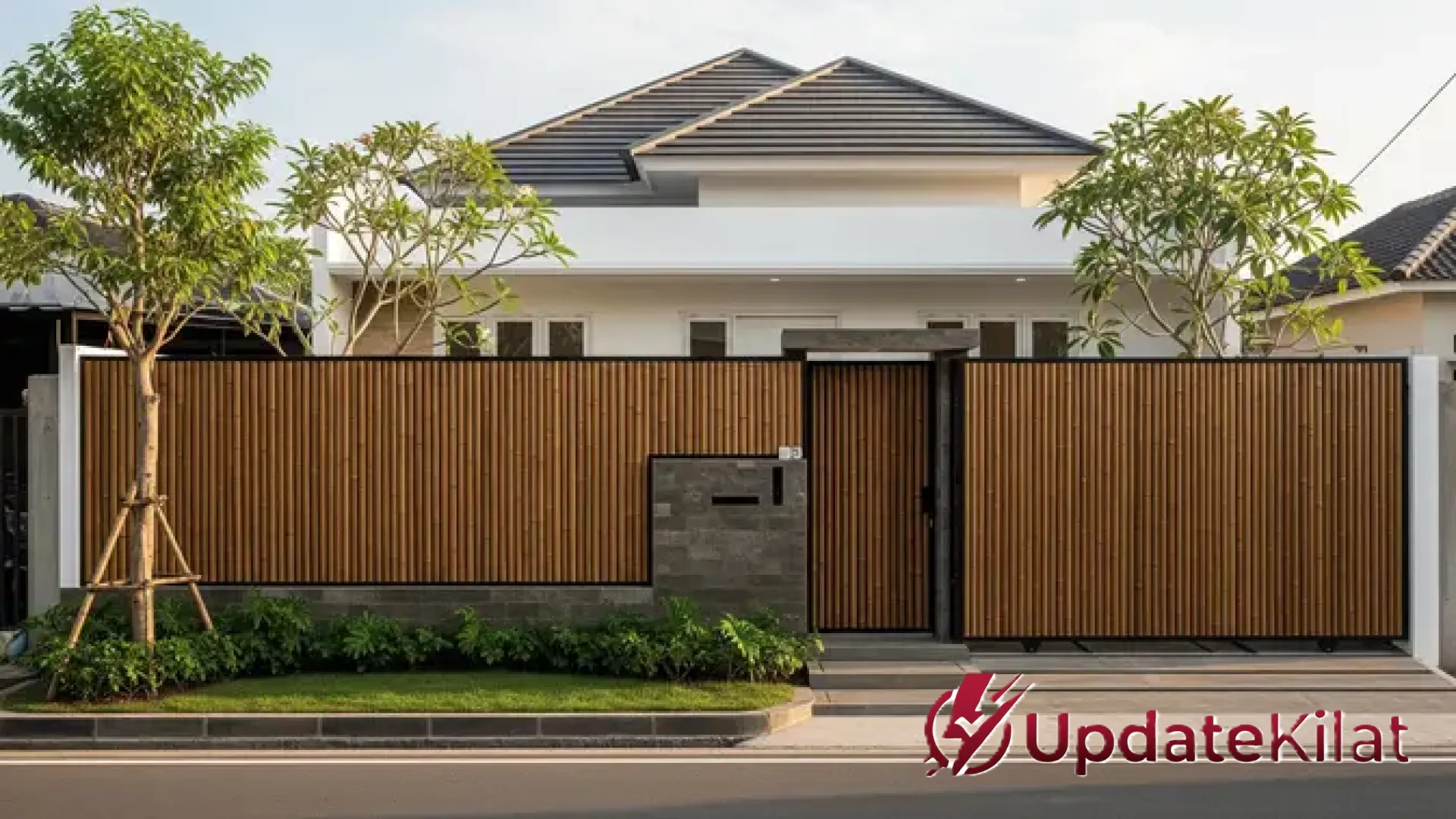 8 Inspirasi Pagar Bambu Modern untuk Hunian Minimalis: Estetika Alami yang Berkelas