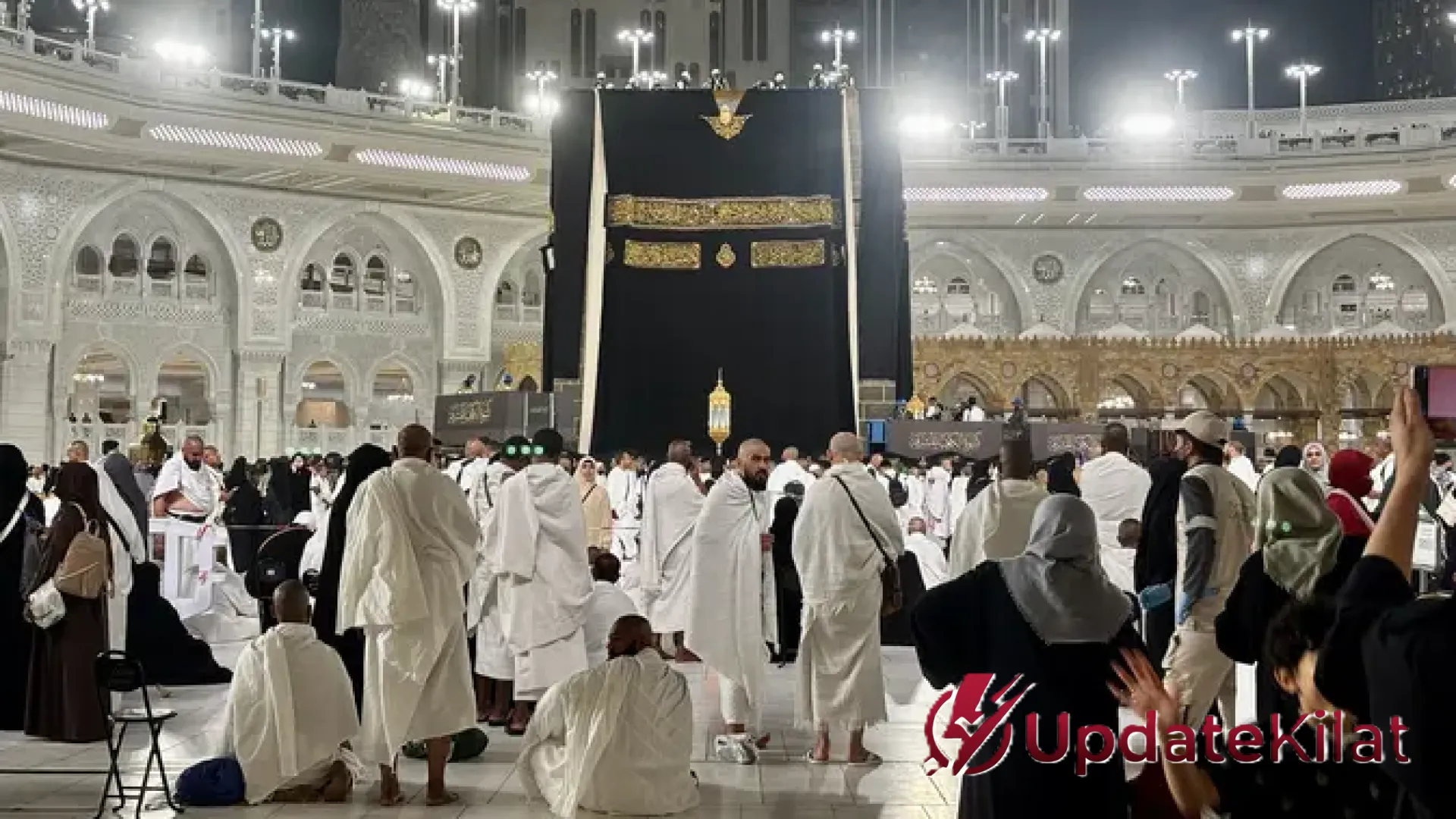 Filosofi Mendalam di Balik Tradisi Pergantian Kiswah Ka’bah: Simbol Pemurnian Diri Menuju Tahun Baru Islam