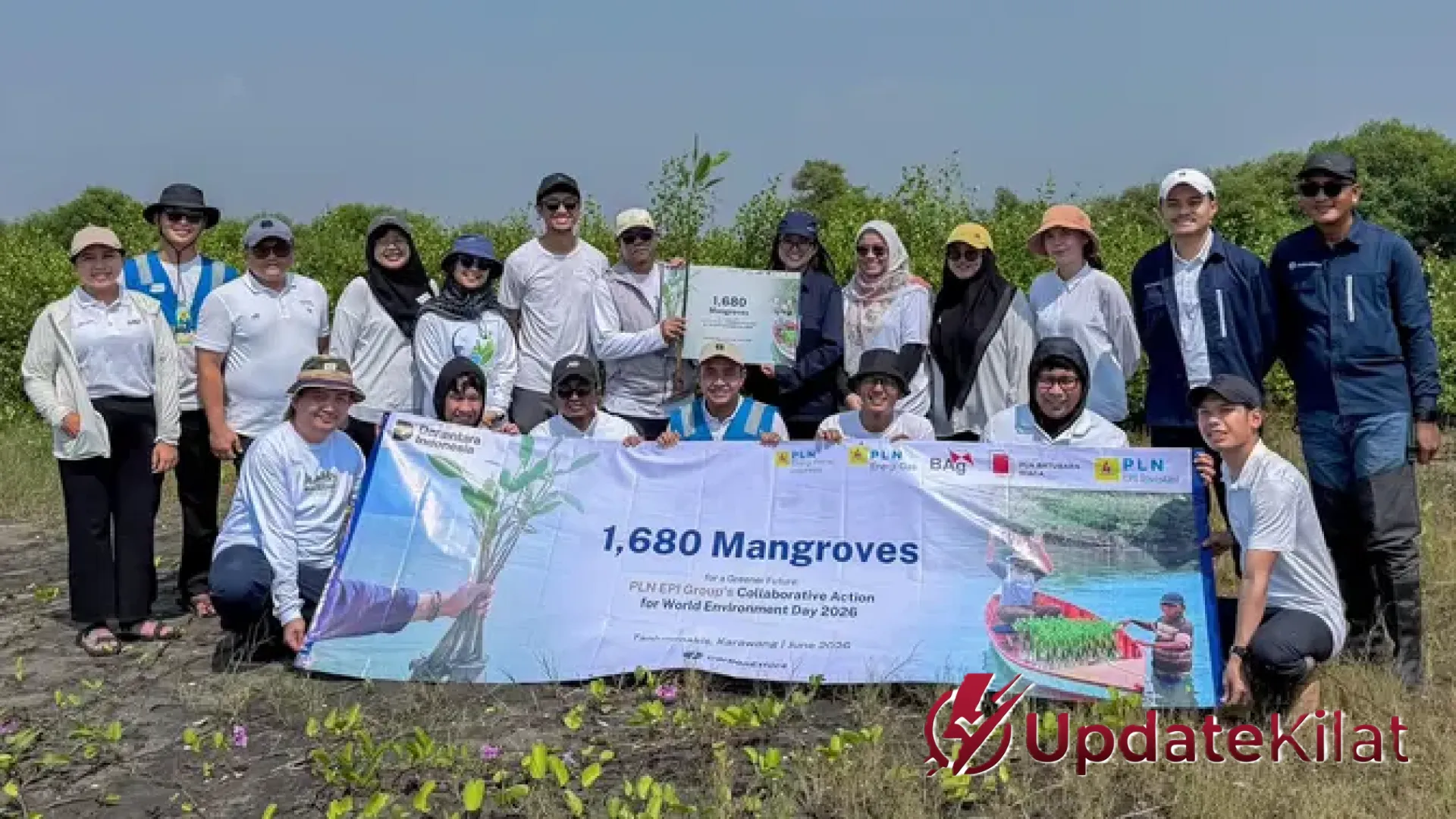 Aksi Nyata Menjaga Pesisir: PLN EPI Tanam 1.680 Mangrove di Pantai Tanjung Pakis Demi Keadilan Iklim