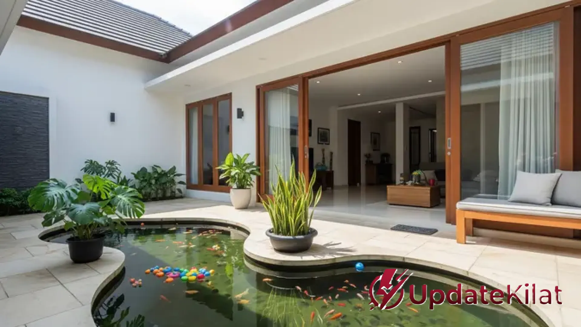 10 Desain Kolam Ikan Ramah Anak: Harmoni Keamanan dan Edukasi di Hunian Minimalis