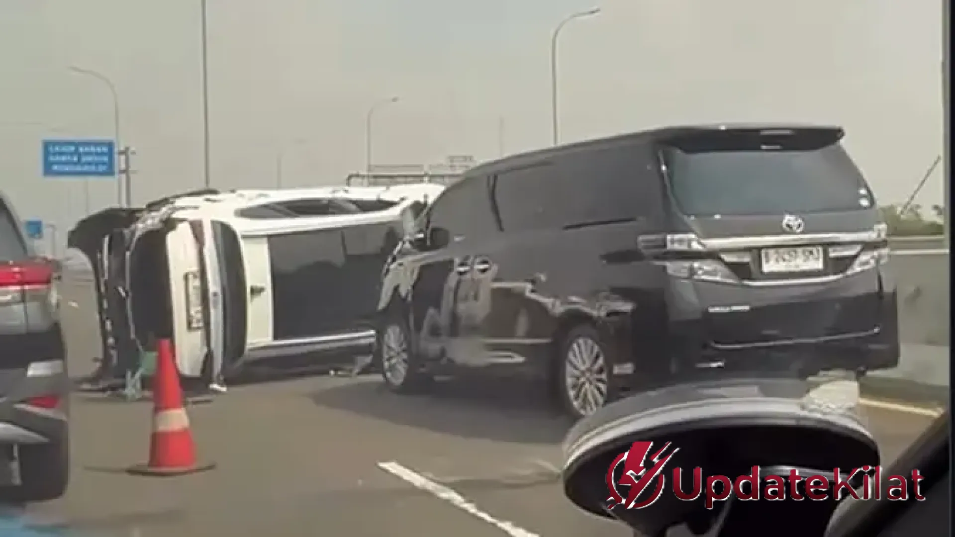 Tragedi Beruntun di Tol Becakayu: Kronologi Altis Kecepatan Tinggi Picu Tabrakan Berantai Tiga Mobil Mewah