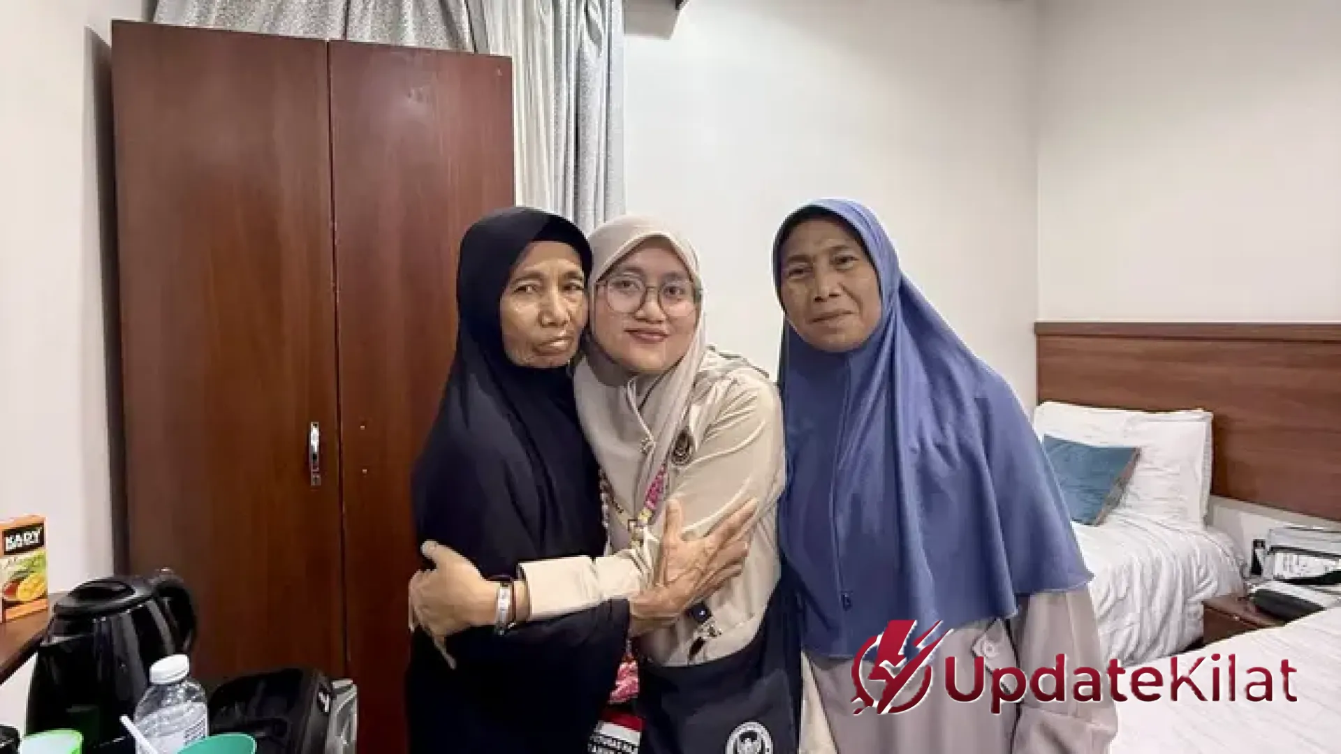 Menjaga Nyala Ibadah di Tanah Suci: Dedikasi Tanpa Batas Petugas Landis untuk Jemaah Haji Risiko Tinggi