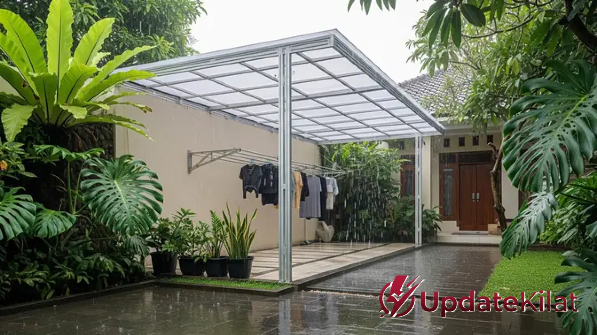 9 Inspirasi Model Kanopi Belakang Rumah Anti-Gagal: Jemuran Aman Terlindungi Meski Hujan Melanda