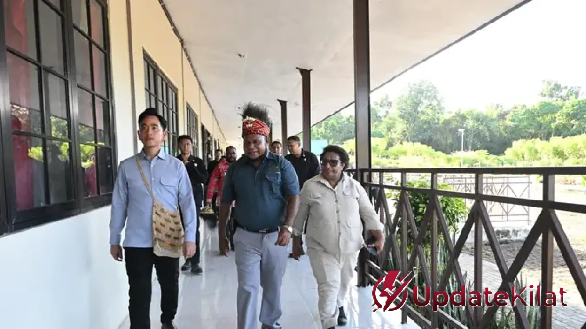 Jejak Nyata Dana Otsus: Wamendagri Ribka Haluk Dampingi Wapres Gibran Pantau Hilirisasi Kakao di Papua Barat
