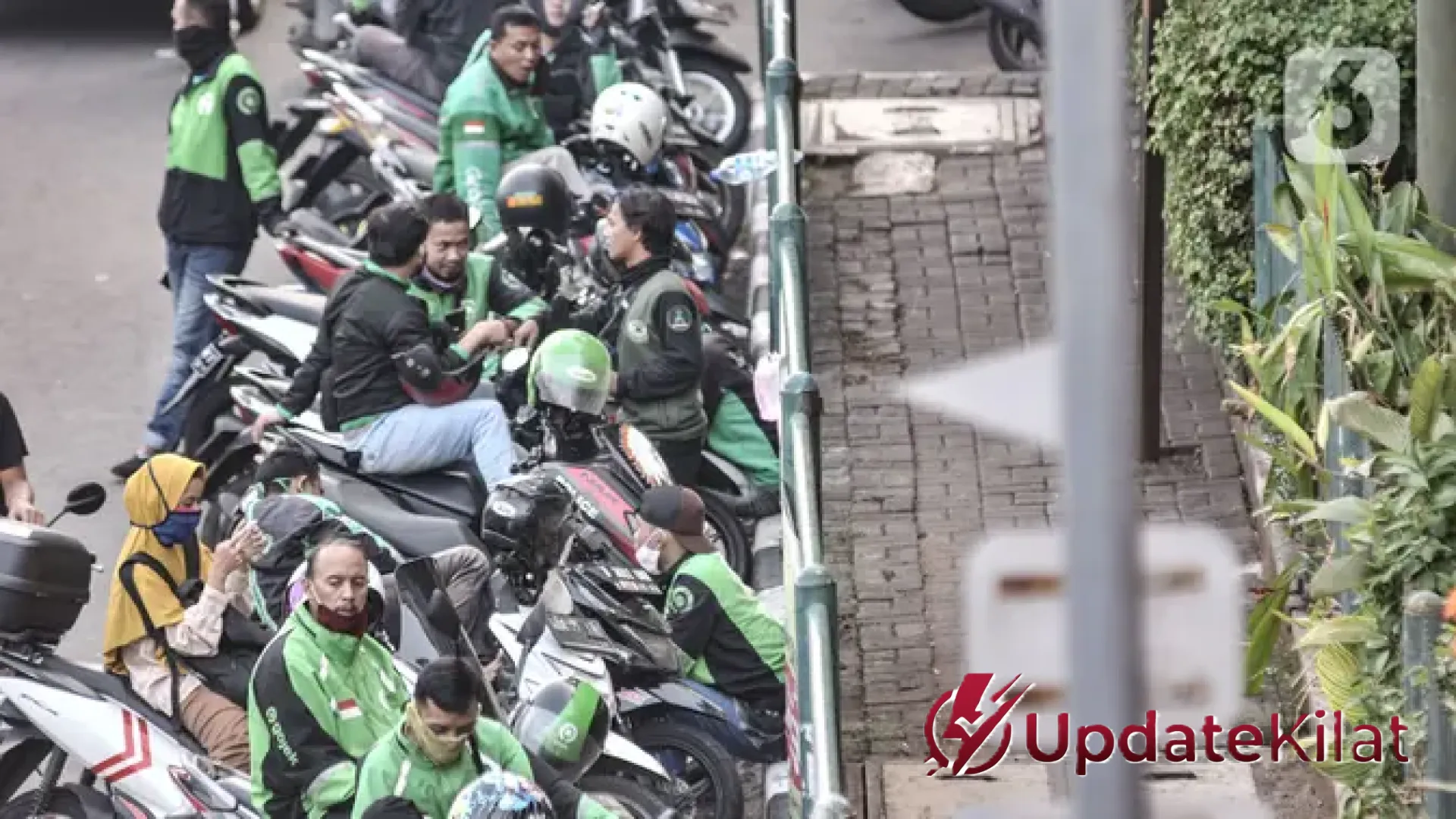 Revolusi Parkir Ibu Kota: Dishub DKI Gandeng Ojol dan Pengelola Gedung Guna Akhiri Semrawut Trotoar