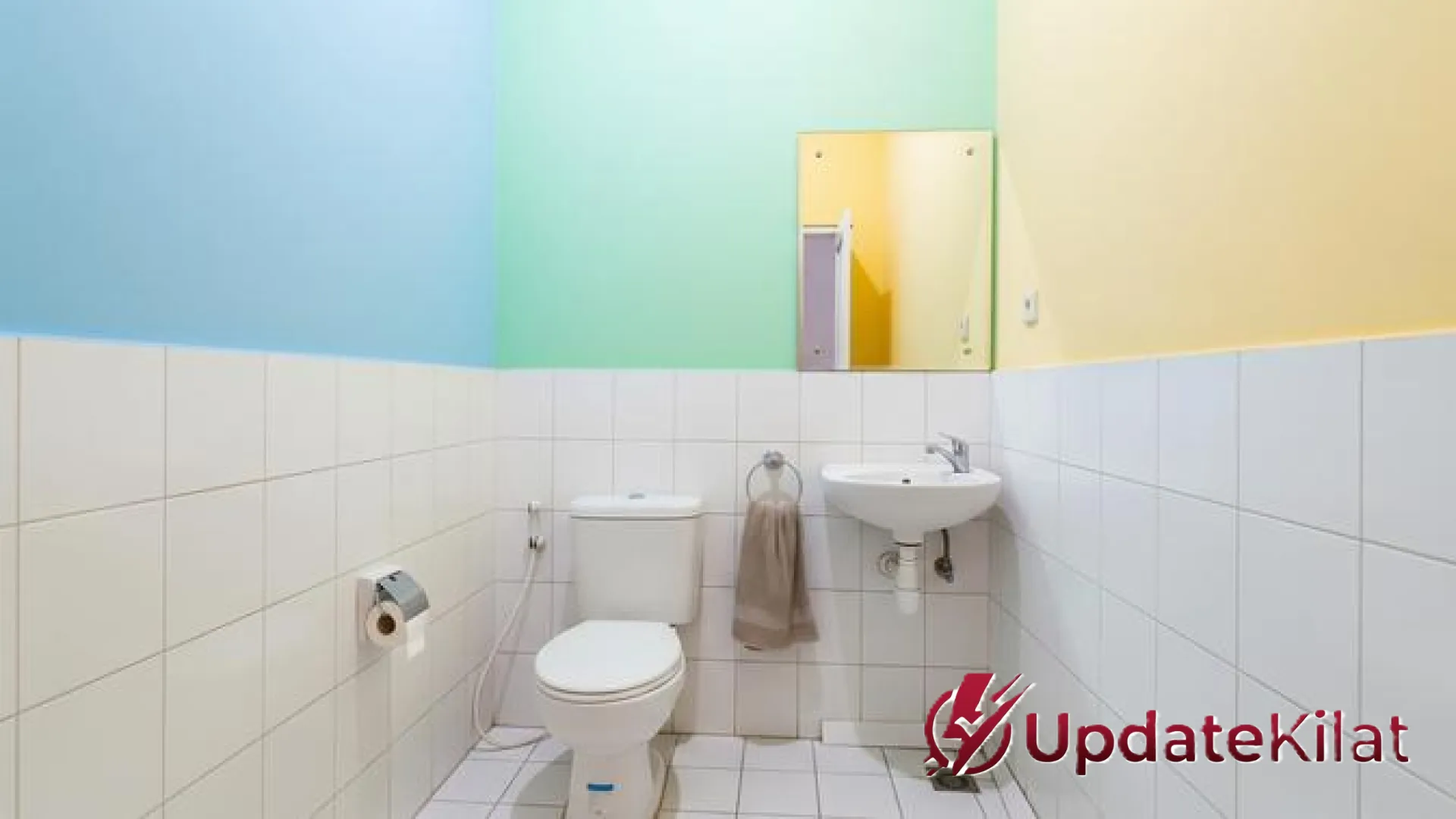 8 Trik Sulap Kamar Mandi Mungil Tanpa Jendela Agar Tetap Terang dan Terasa Luas