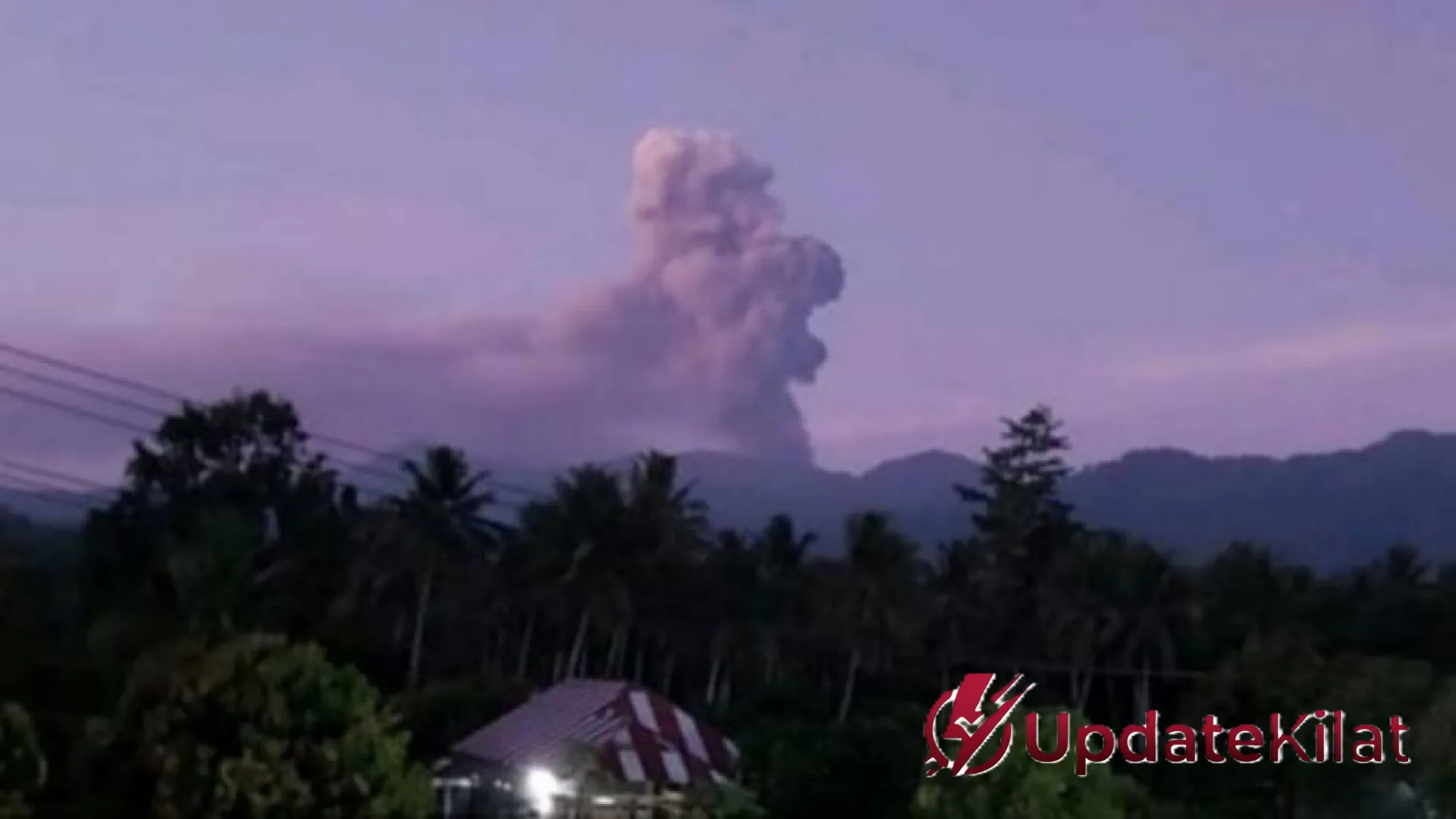 Erupsi Gunung Dukono Hari Ini: Kolom Abu Membubung 1,4 Kilometer ke Langit Maluku Utara