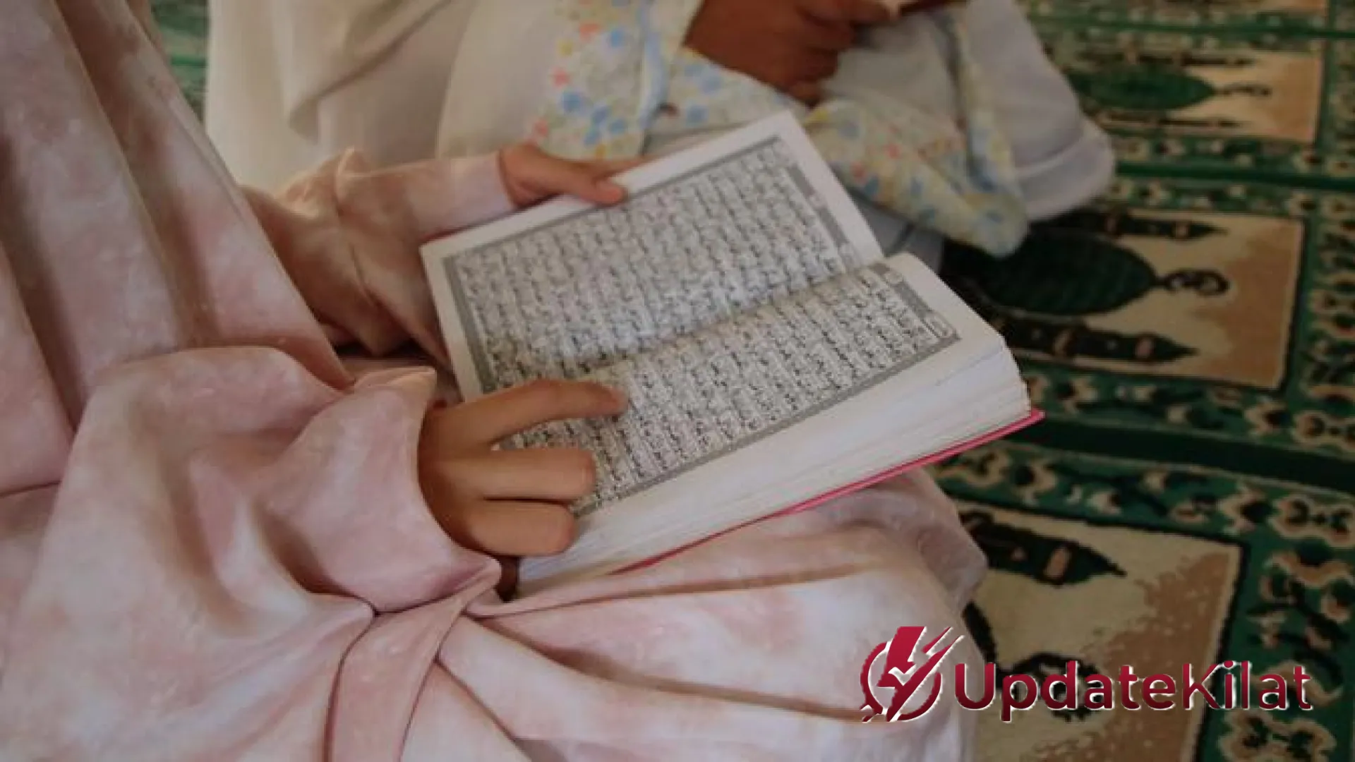 Etika dan Adab Membaca Al-Qur’an: Panduan Lengkap Meraih Keberkahan Maksimal