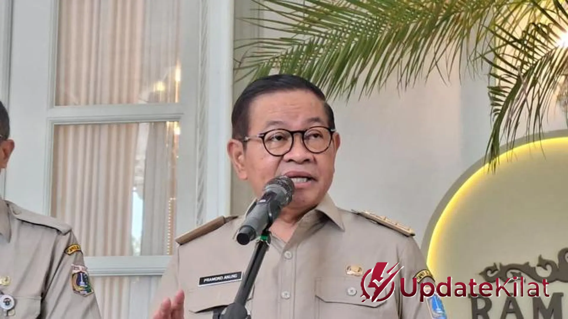 Menjaga Marwah Ikon Betawi: Pramono Anung Tegaskan Larangan Ondel-ondel Ngamen di Jalanan