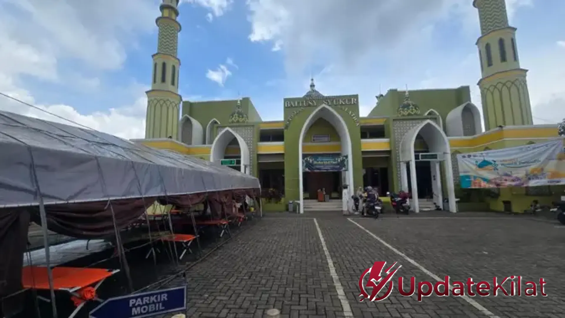 Meresapi Kesucian Baitullah: Panduan Lengkap Adab dan Doa di Masjid demi Meraih Keberkahan Hakiki
