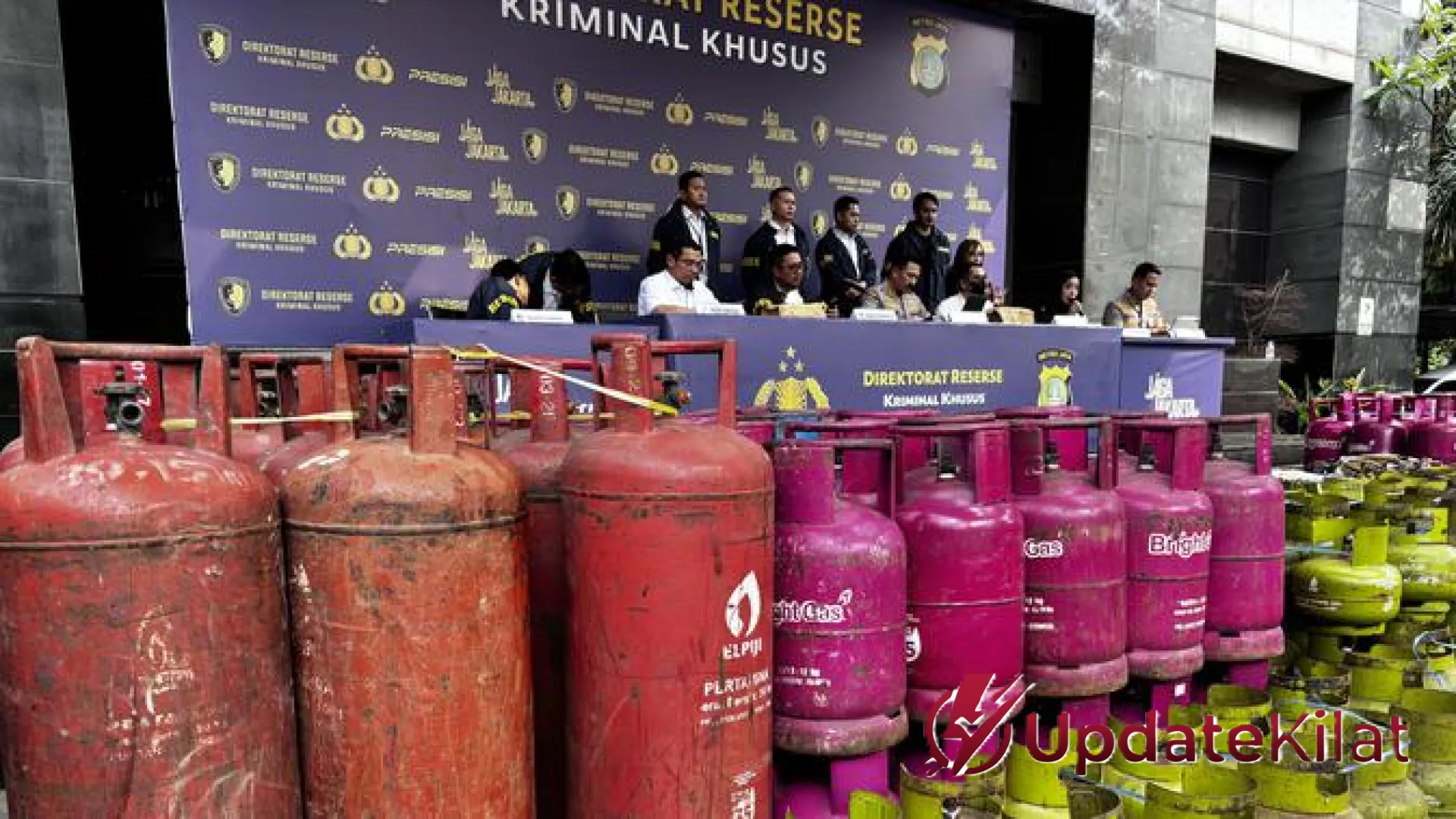 Terbongkar! Sindikat Elpiji Oplosan Raup Untung Rp 2,7 Miliar dengan Modus Es Batu