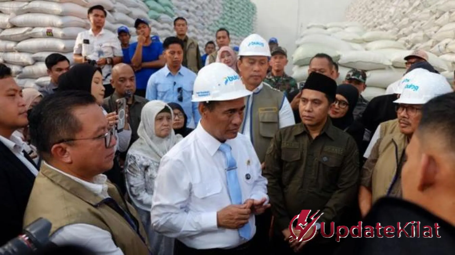 Transparansi Pangan Nasional: Mentan Amran Ajak Publik Kawal Langsung Stok Beras 4,9 Juta Ton